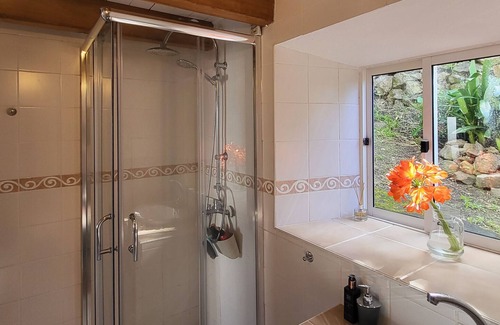 Horta House | Holiday Home 'Anjos' with Sea View, Shared Terrace and Wi-Fi
