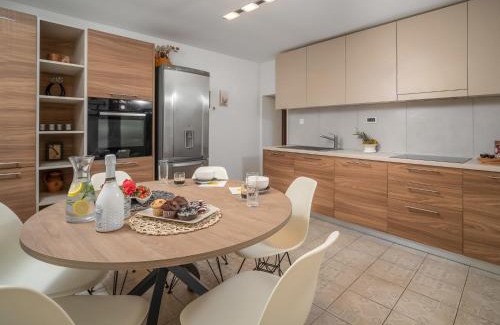 Kras House | Holiday Home Bella by Interhome