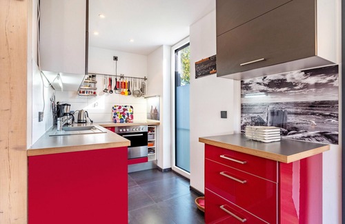 Zingst House | Holiday Home 'Börnsteen' with Private Terrace, Own Garden and Wi-Fi