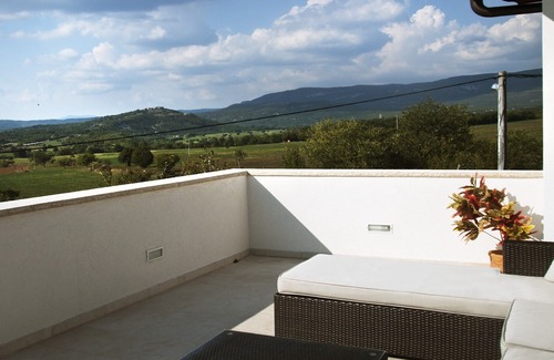 Lupoglav House | Holiday home Bruno, (14503), Boljun, hr