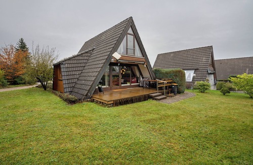 Schramberg House | Holiday Home 'Bussardnest' with Private Terrace, Private Garden and Wi-Fi