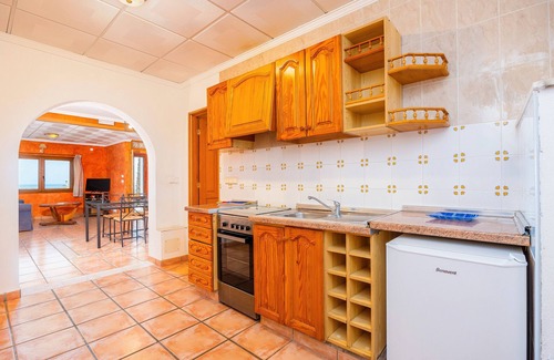 Arta House | Holiday Home 'Ca Na Lluny' with Sea View, Private Pool and Wi-Fi