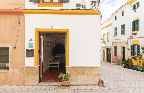 Ferreries House | Holiday Home 'Ca Savia' with Private Terrace and Wi-Fi