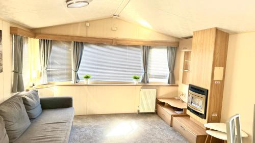 Forfar House | Holiday Home caravan LOCHLANDS Forfar
