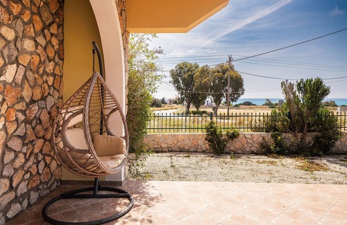 Lahania House | Holiday Home 'Casa D' Irene' with Sea View, Wi-Fi and Air Conditioning