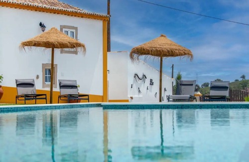 Loule House | Holiday Home 'Casa Do Poço - Vale Luís Neto' with Mountain View, Wi-Fi and Air Conditioning