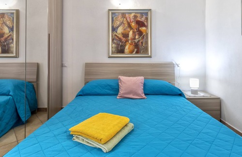 Olmedo House | Holiday Home 'Casa Gabri' with Mountain View, Shared Garden and Air Conditioning
