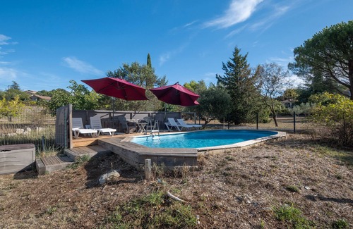 Les Vans House | Holiday Home 'Chêne' with Mountain View, Wi-Fi and Air Conditioning
