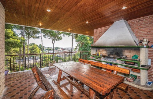 Cunit House | Holiday Home Cunit with Fireplace II