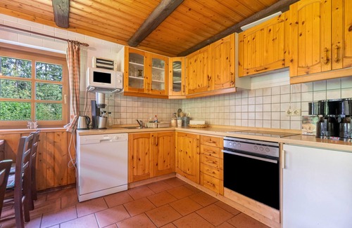Johanngeorgenstadt House | Holiday Home 'Henneberg' with Private Terrace, Private Garden and Wi-Fi