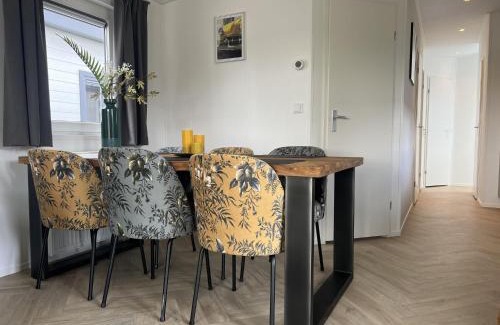 Scherpenisse House | Holiday Home De Oosterschelde by Interhome