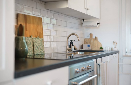 Burkheim House | Holiday Home 'Burkheim' with Balcony, Wi-Fi and Private Fitness Room