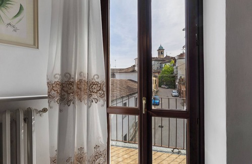Portacomaro House | Holiday Home 'Dello Zio Birba' with Balcony and Wi-Fi