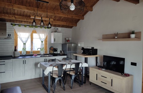 Olocau del Rey House | Holiday Home 'El Freginal' with Private Terrace and Wi-Fi