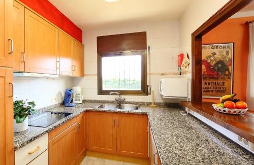 L'Escala House | Holiday Home Don Felipe by Interhome