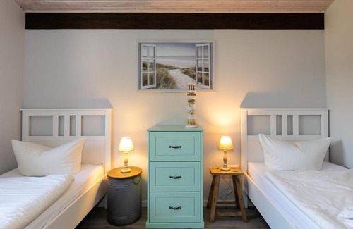 Fedderwardersiel House | Holiday Home Fedderwardersiel-1 by Interhome