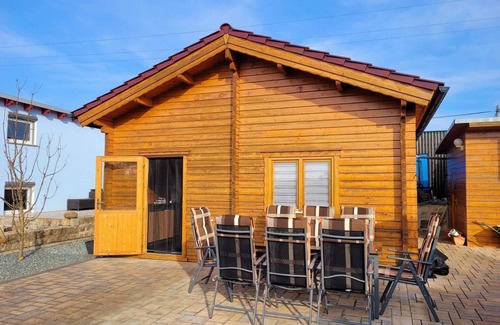 Stotternheim House | Holiday Home 'Ferienhaus Seeblick' with Lake View, Private Terrace and Air Conditioning