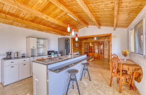Puerto Naos House | Holiday Home 'Finca La Charquita' with Sea View, Private Terrace and Wi-Fi