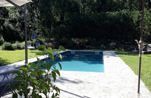 Montaigu-de-Quercy House | Holiday Home Montaigu-de-Quercy Lake