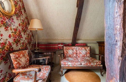 Vernou-sur-Brenne House | Holiday Home 'La Closerie Du Cassereau' with Shared Garden and Balcony