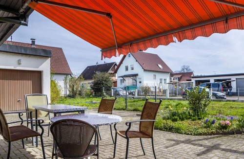 Emmendingen House | Holiday Home 'Gemütliches Altes Häus'chen' with Private Terrace and Private Garden