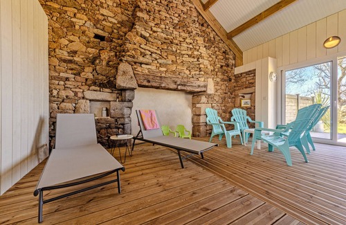 Plouguerneau House | Holiday Home 'Gîte With Private Heated Pool' with Private Terrace, Private Garden and Wi-Fi