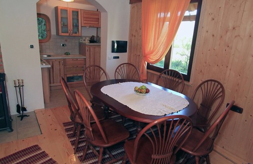 Brod na Kupi House | Holiday Home in Brod na Kupi by River Kupa