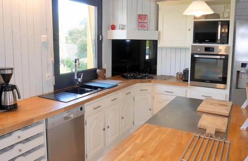 Guisseny House | Holiday Home in Guisseny with Jacuzzi & Beach