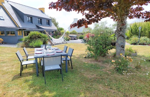 Guisseny House | Holiday Home in Guisseny with Jacuzzi & Beach