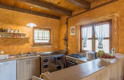 Brod Moravice House | Holiday Home in Gorski Kotar with Pool