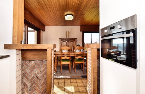 Nadrin House | Holiday home in Nadrin with private terrace