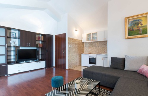 Podstrana House | Holiday Home in Podstrana Near Beach