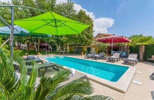 Kukci House | Holiday Home in Poreč with Terrace, Air condition, WIFI, Washing machine (4928-11)