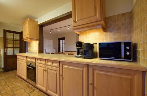 Commanster House | Holiday Home in Rogery with Sauna
