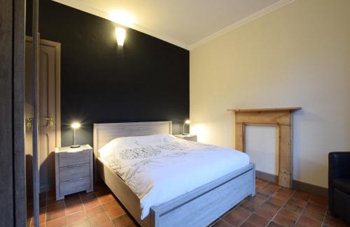 Commanster House | Holiday Home in Rogery with Sauna