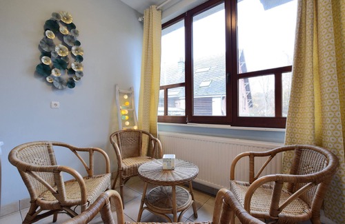 Lorcy House | Holiday Home in Saint-Hubert with Fenced Garden