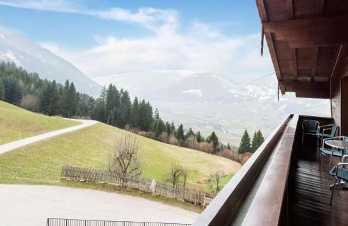 Bruck am Ziller Apartment | Holiday Home in Zillertal near Ski Slopes