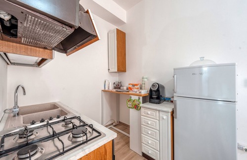 Cellino San Marco House | Holiday Home 'Katia' with Private Garden and Air Conditioning