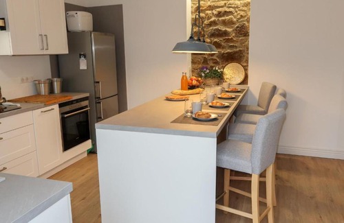 Plounevez-Lochrist House | Holiday Home Ker Maeziou 1 - PLR210