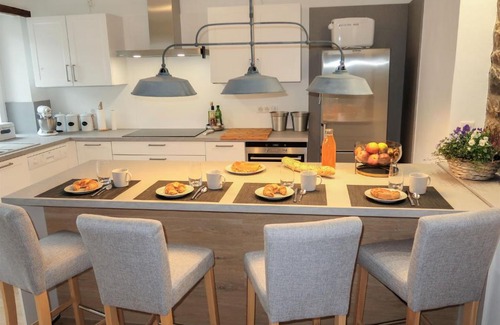 Plounevez-Lochrist House | Holiday Home Ker Maeziou 1 - PLR210