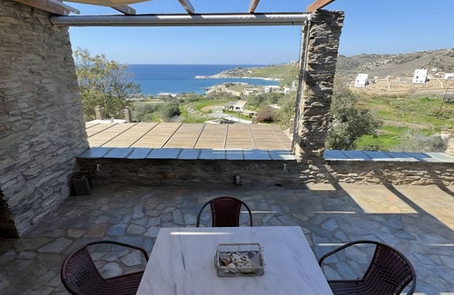 Koundouros House | Holiday Home 'Kea's Sunset Stone Retreat' with Sea View, Wi-Fi and Air Conditioning