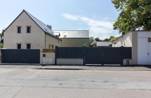 Saint-Lunaire House | Holiday Home Ker-Heol by Interhome
