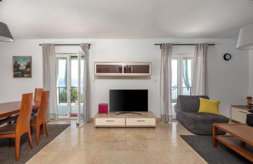 Opatija House | Holiday Home Kvarner with private heated pool