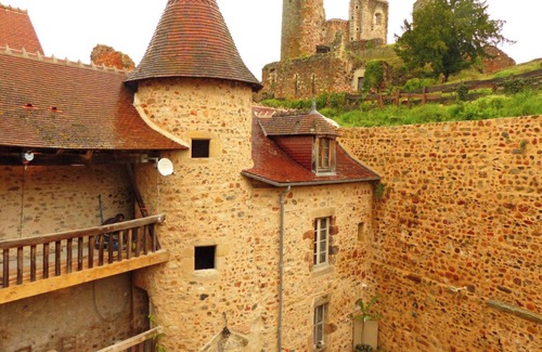 Herisson House | Holiday Home 'L'ancien College' with Private Pool, Wi-Fi and Air Conditioning