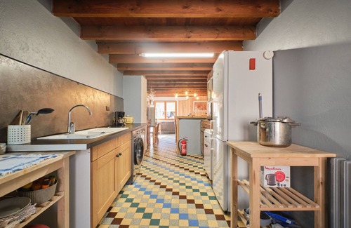 Besse House | Holiday Home 'L'auberge Du Bati' with Mountain View, Balcony and Wi-Fi