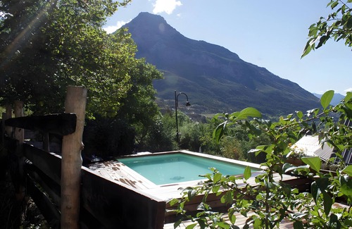 Les Vigneaux House | Holiday Home 'L'Eyssart' with Mountain View, Private Terrace and Wi-Fi
