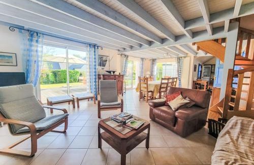 La Trinite-sur-Mer House | Holiday Home Les Guérins by Interhome