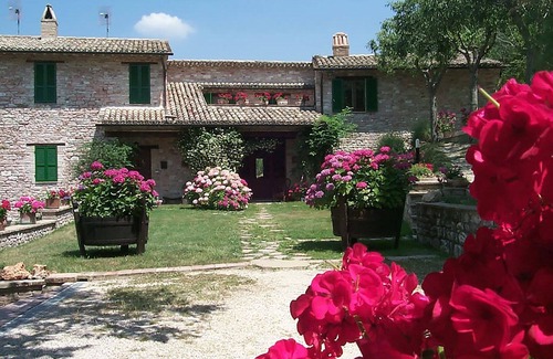 Assisi Apartment | HOLIDAY HOME "L'OASI" IN ASSISI - Private entrance, Garden with swimming pool