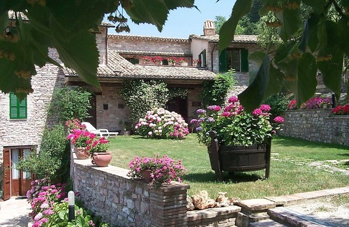 Assisi Apartment | HOLIDAY HOME "L'OASI" IN ASSISI - Private entrance, Garden with swimming pool