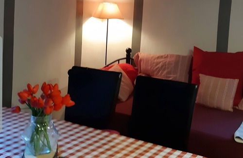 Bonac-Irazein House | Holiday Home "La Cardabelle" – Nature Retreat in Bonac-Irazein, Private Garden, Mountain Views